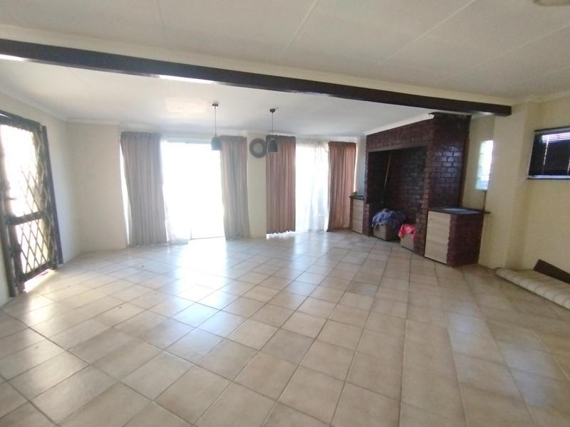 5 Bedroom Property for Sale in Sunward Park Gauteng