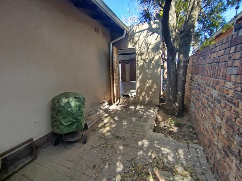 5 Bedroom Property for Sale in Sunward Park Gauteng