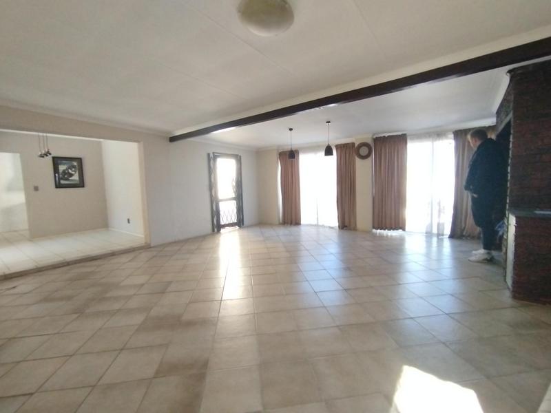 5 Bedroom Property for Sale in Sunward Park Gauteng