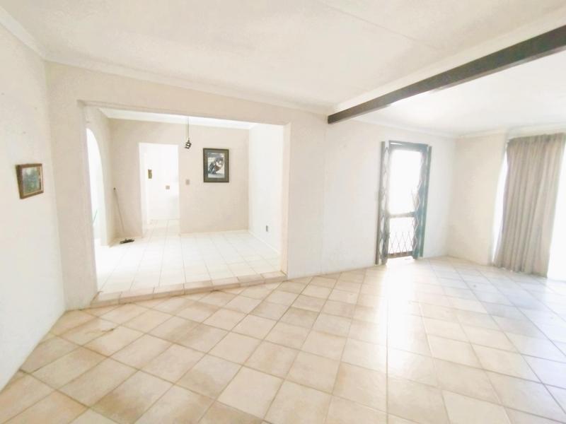 5 Bedroom Property for Sale in Sunward Park Gauteng