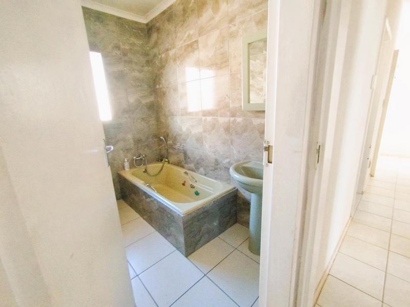 5 Bedroom Property for Sale in Sunward Park Gauteng
