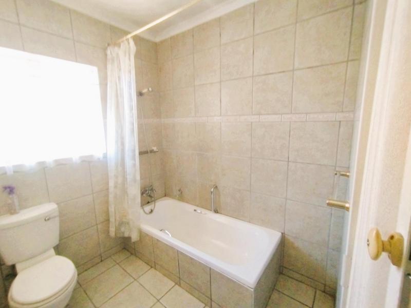 5 Bedroom Property for Sale in Sunward Park Gauteng