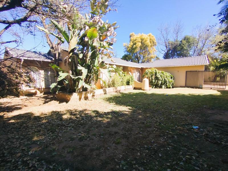 5 Bedroom Property for Sale in Sunward Park Gauteng