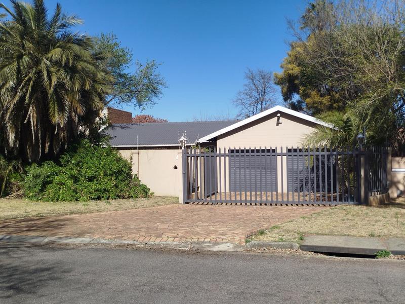 5 Bedroom Property for Sale in Sunward Park Gauteng