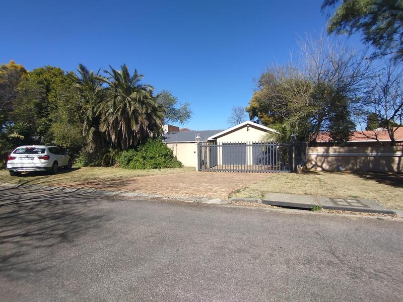 5 Bedroom Property for Sale in Sunward Park Gauteng