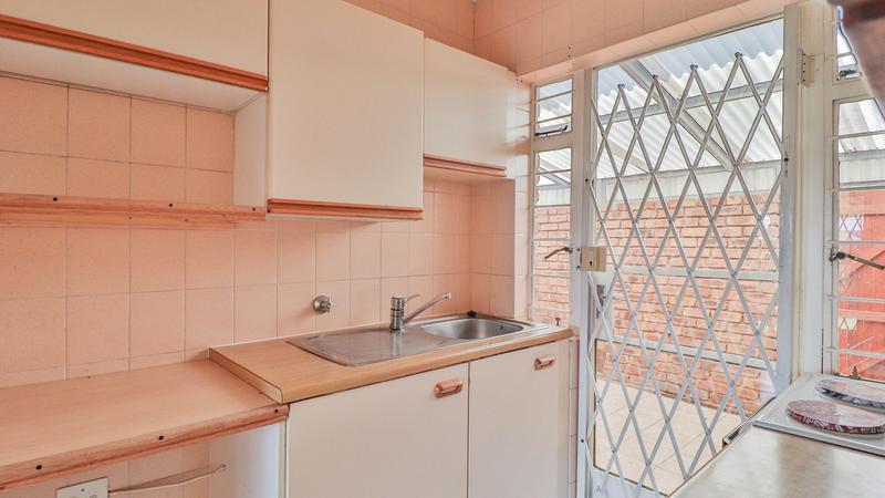 1 Bedroom Property for Sale in Edenvale Central Gauteng
