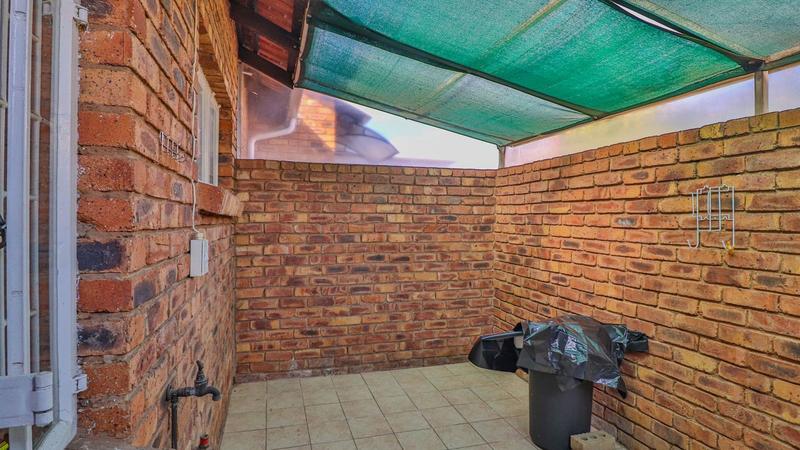 1 Bedroom Property for Sale in Edenvale Central Gauteng