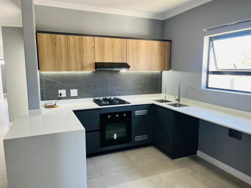 To Let 3 Bedroom Property for Rent in Waterfall Gauteng