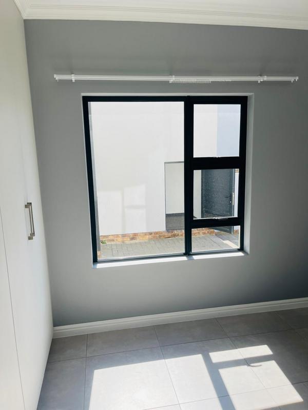 To Let 3 Bedroom Property for Rent in Waterfall Gauteng