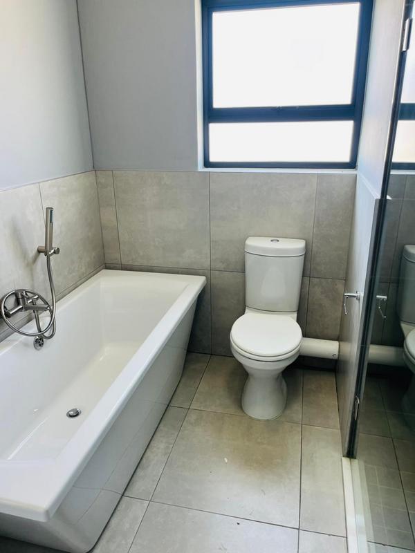 To Let 3 Bedroom Property for Rent in Waterfall Gauteng