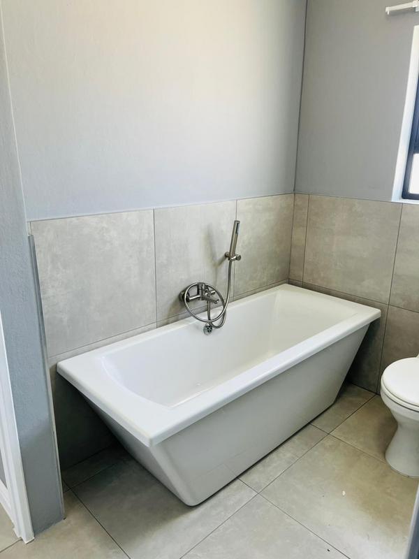 To Let 3 Bedroom Property for Rent in Waterfall Gauteng
