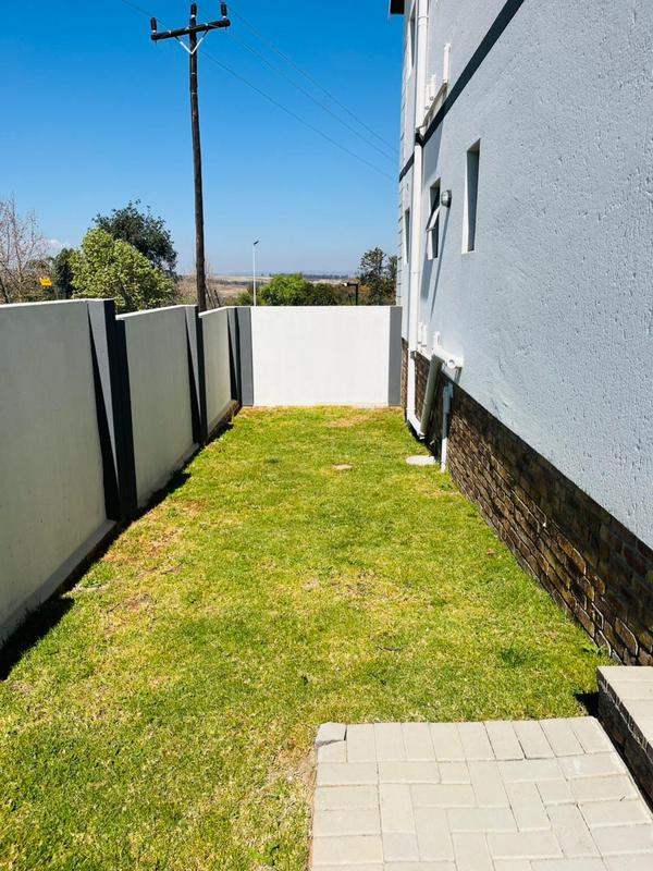 To Let 3 Bedroom Property for Rent in Waterfall Gauteng