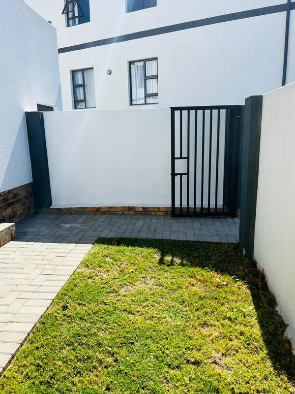 To Let 3 Bedroom Property for Rent in Waterfall Gauteng