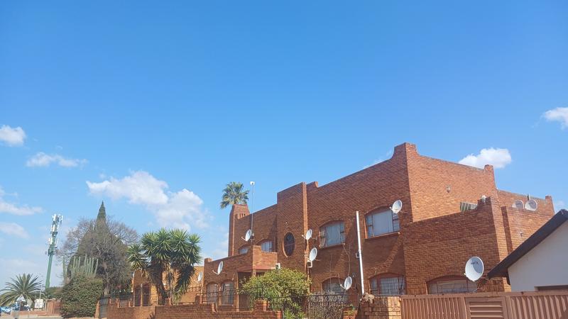 18 Bedroom Property for Sale in Hospital View Gauteng