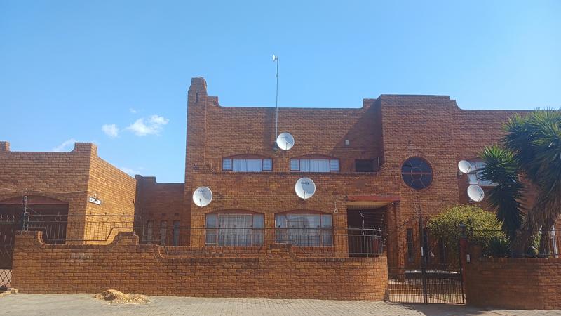18 Bedroom Property for Sale in Hospital View Gauteng