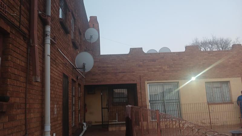 18 Bedroom Property for Sale in Hospital View Gauteng