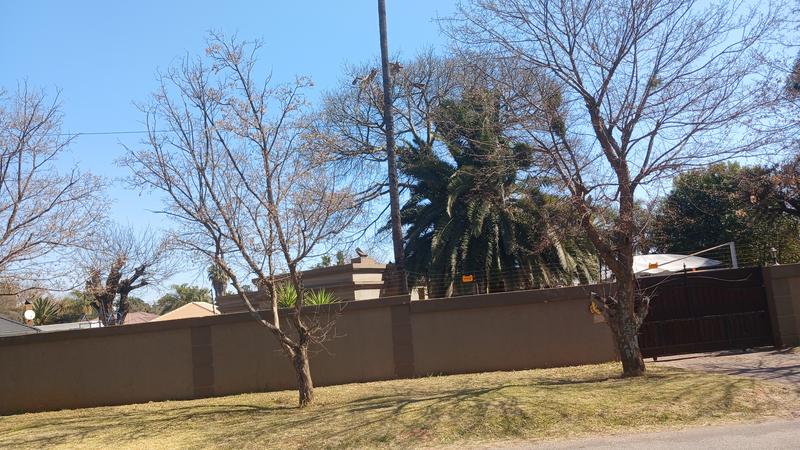 9 Bedroom Property for Sale in Clayville Gauteng