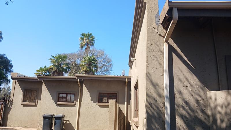 9 Bedroom Property for Sale in Clayville Gauteng