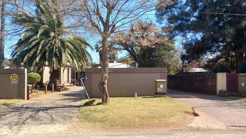 9 Bedroom Property for Sale in Clayville Gauteng