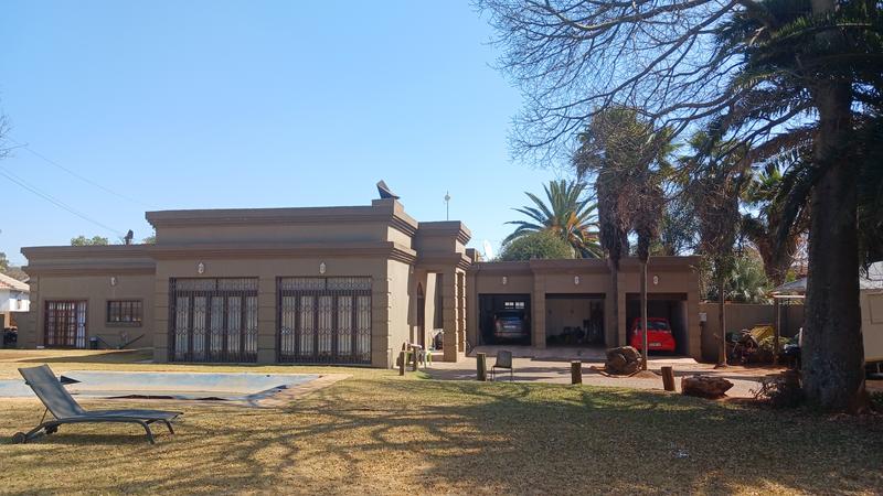 9 Bedroom Property for Sale in Clayville Gauteng