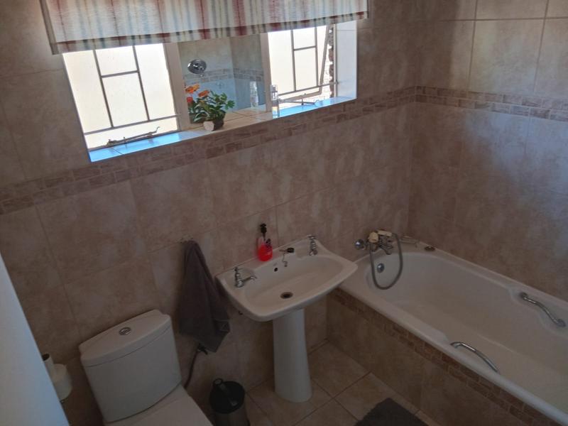 3 Bedroom Property for Sale in Hennopspark Gauteng