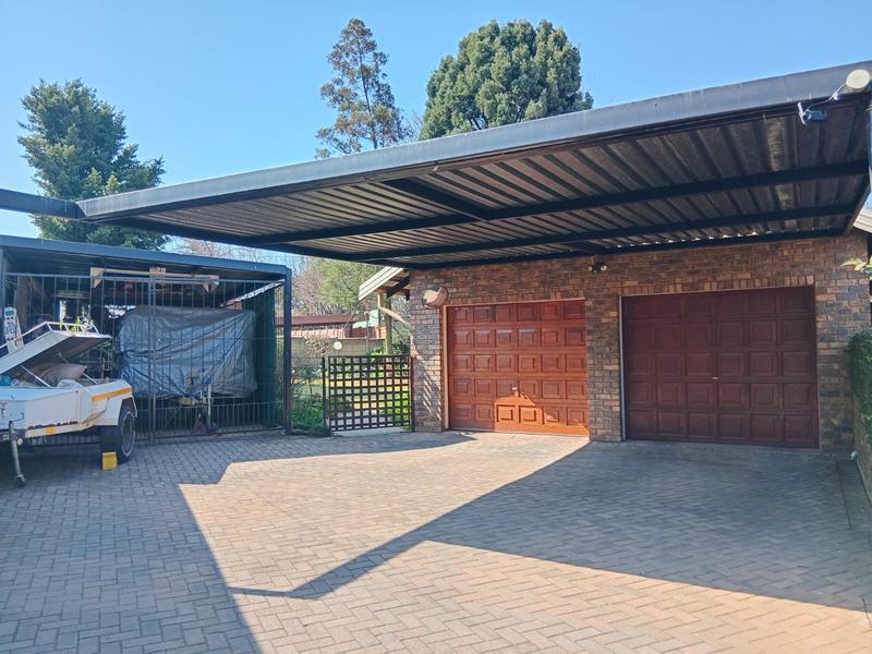3 Bedroom Property for Sale in Hennopspark Gauteng