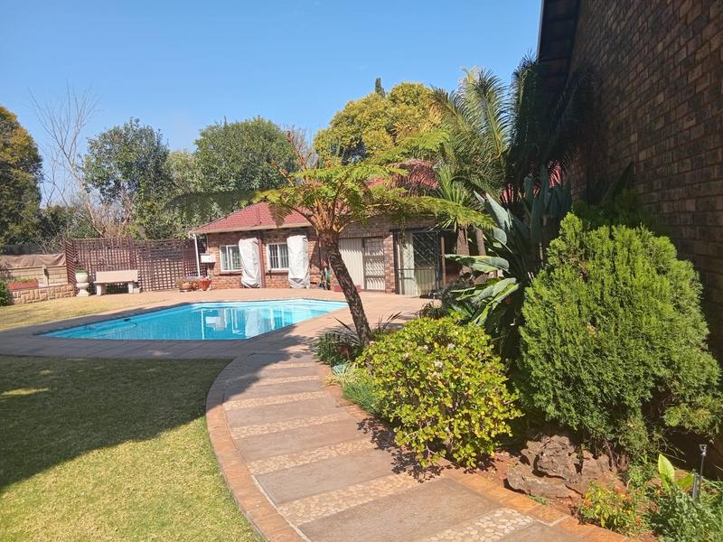4 Bedroom Property for Sale in Hennopspark Gauteng