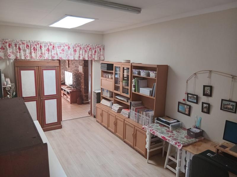4 Bedroom Property for Sale in Hennopspark Gauteng