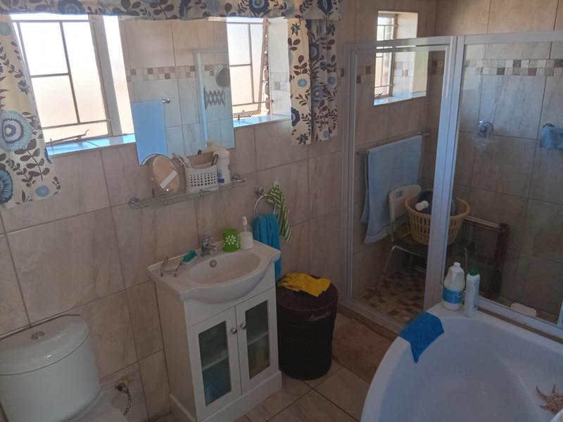 4 Bedroom Property for Sale in Hennopspark Gauteng