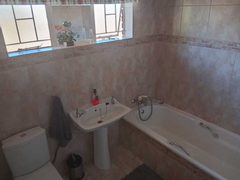 4 Bedroom Property for Sale in Hennopspark Gauteng