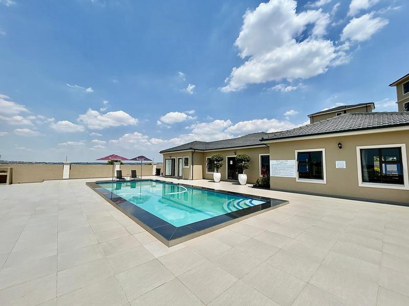 2 Bedroom Property for Sale in Blue Hills Gauteng