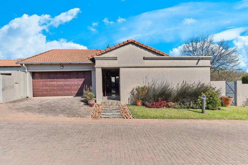 3 Bedroom Property for Sale in Cedar Lakes Gauteng