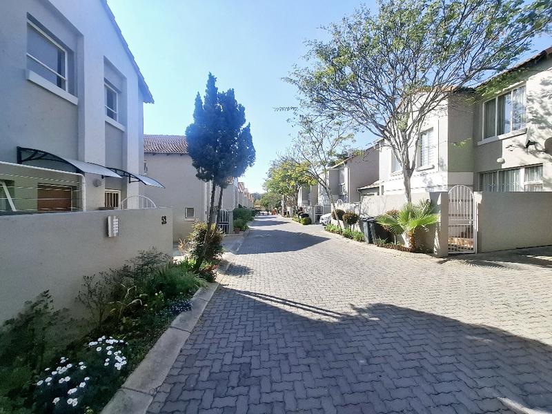 2 Bedroom Property for Sale in Sunninghill Gauteng