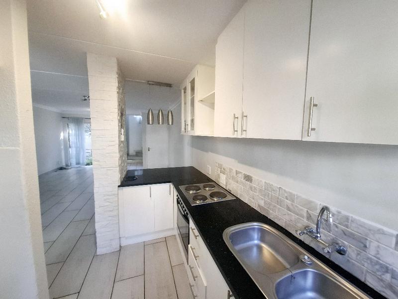2 Bedroom Property for Sale in Sunninghill Gauteng