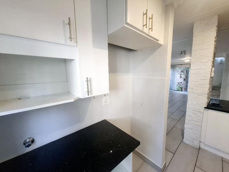 2 Bedroom Property for Sale in Sunninghill Gauteng