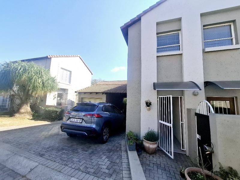 2 Bedroom Property for Sale in Sunninghill Gauteng