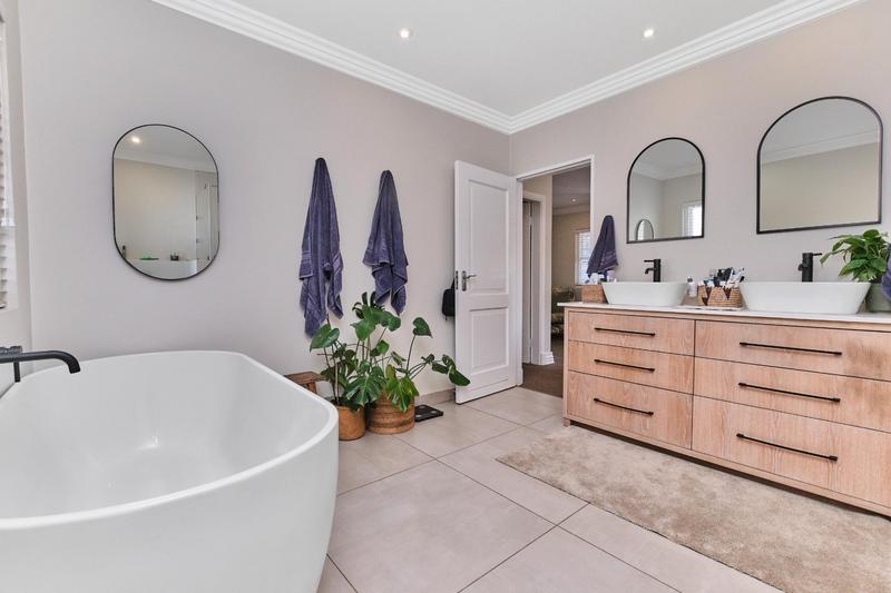 4 Bedroom Property for Sale in Woodmead Gauteng