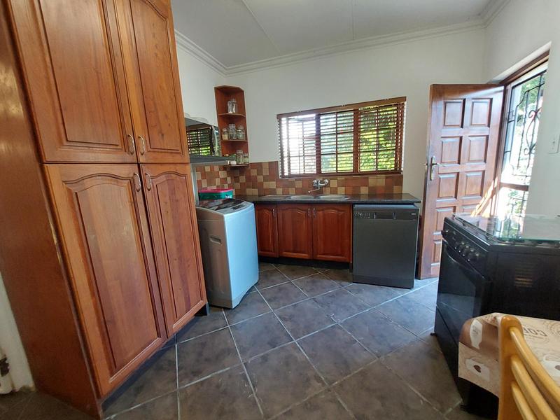 5 Bedroom Property for Sale in Waverley Gauteng