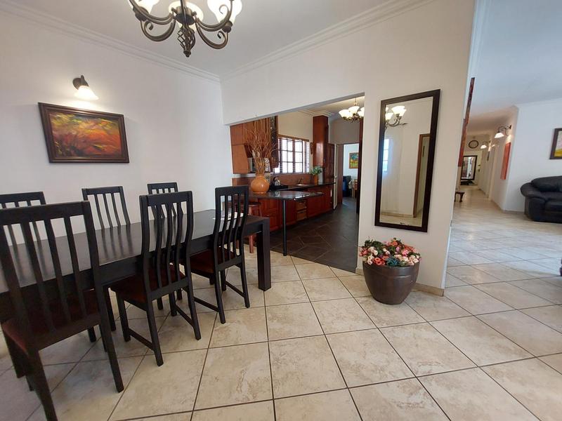 5 Bedroom Property for Sale in Waverley Gauteng