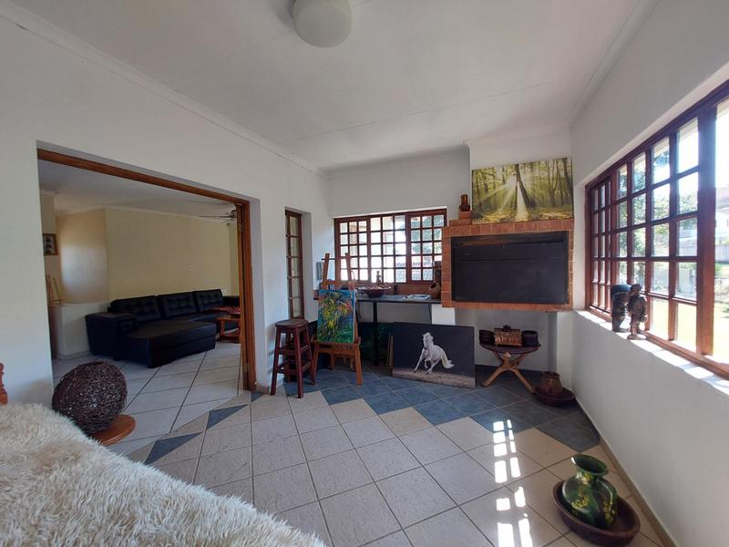 5 Bedroom Property for Sale in Waverley Gauteng