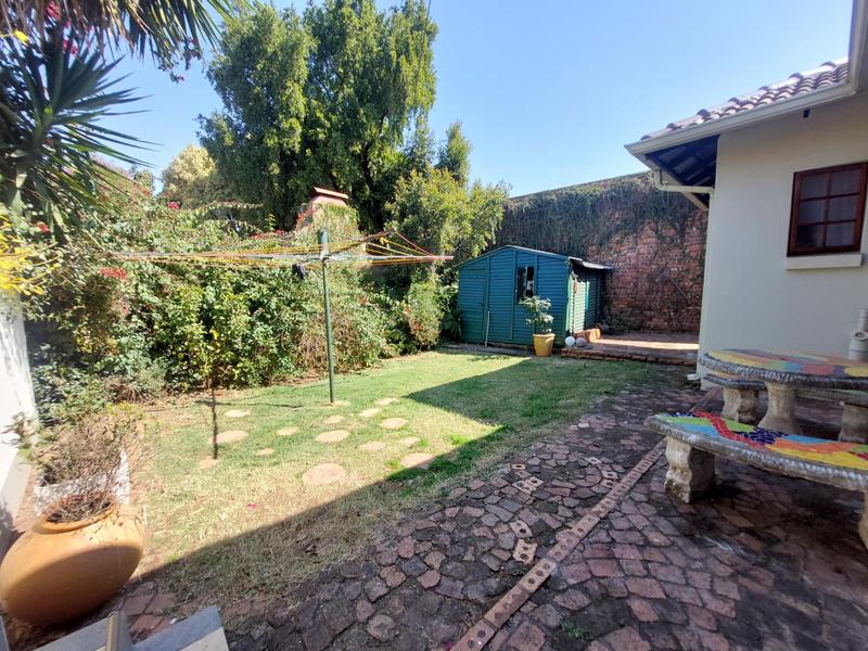 5 Bedroom Property for Sale in Waverley Gauteng