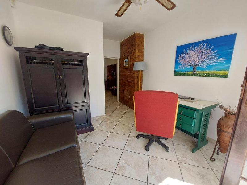 5 Bedroom Property for Sale in Waverley Gauteng