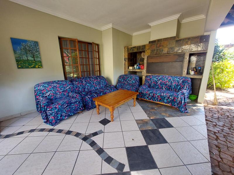 5 Bedroom Property for Sale in Waverley Gauteng