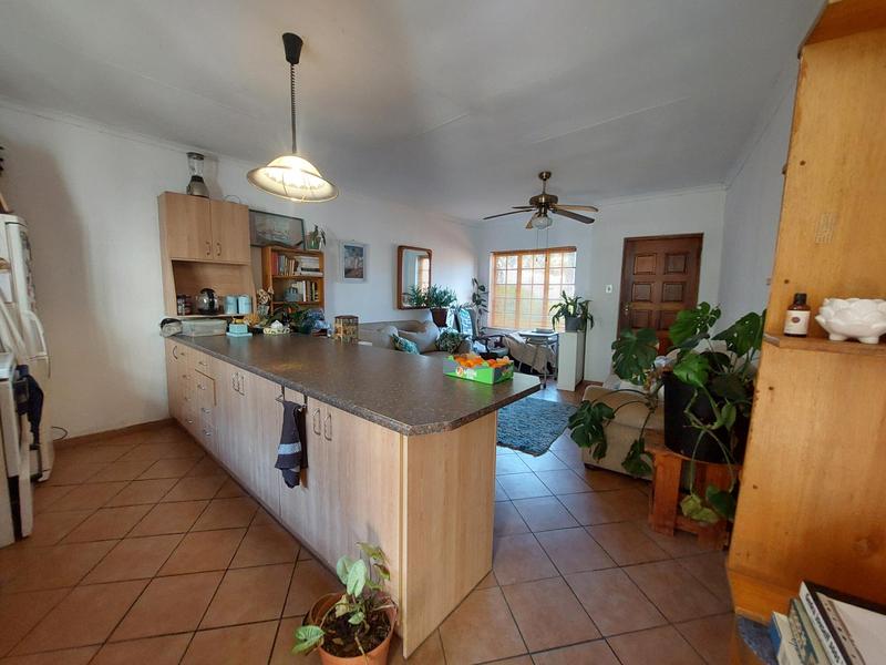 5 Bedroom Property for Sale in Waverley Gauteng