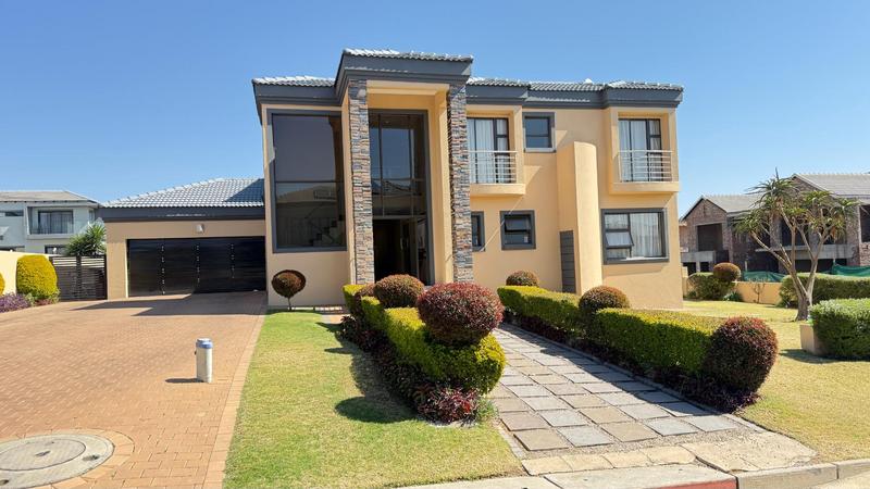 5 Bedroom Property for Sale in Blue Valley Golf Estate Gauteng