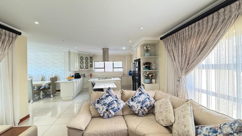5 Bedroom Property for Sale in Blue Valley Golf Estate Gauteng