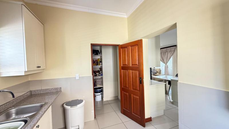5 Bedroom Property for Sale in Blue Valley Golf Estate Gauteng