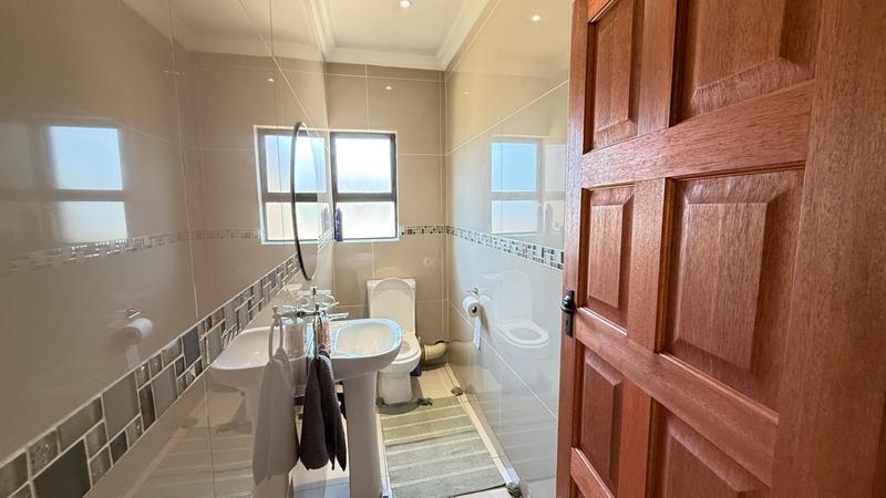 5 Bedroom Property for Sale in Blue Valley Golf Estate Gauteng