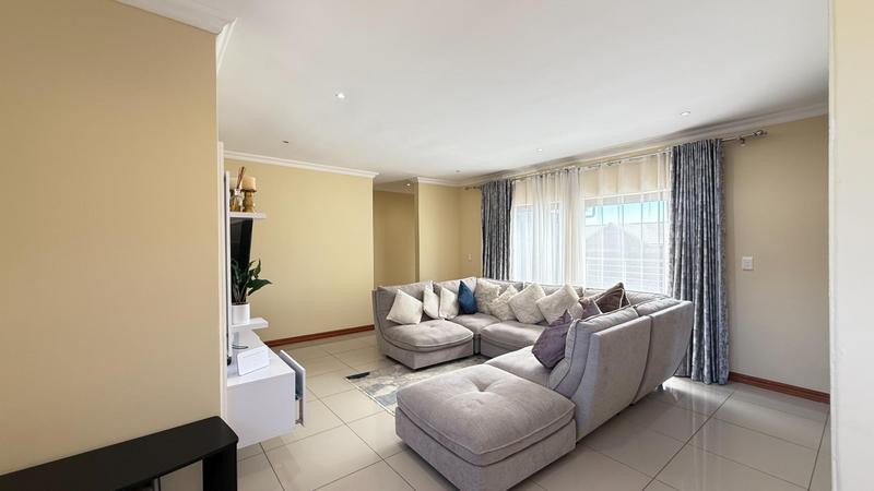 5 Bedroom Property for Sale in Blue Valley Golf Estate Gauteng