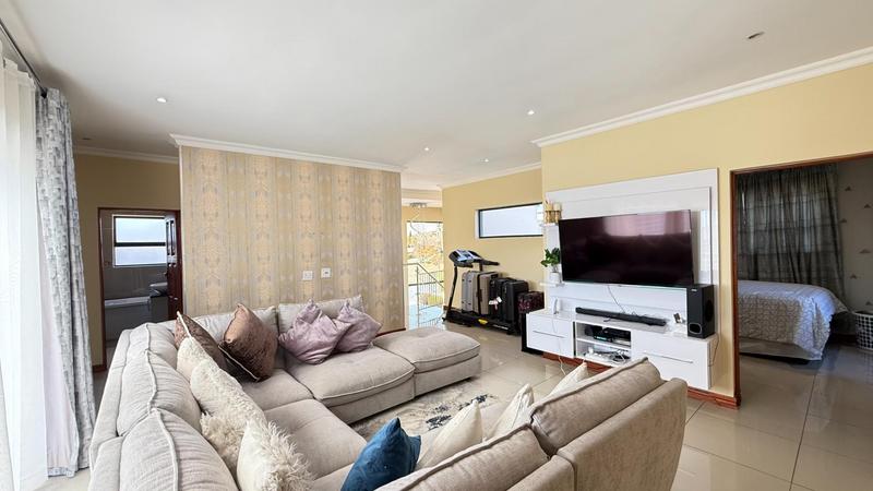 5 Bedroom Property for Sale in Blue Valley Golf Estate Gauteng